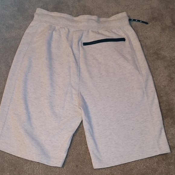 Men's Athletic Shorts in Light Gray with Black Details - Picture 4 of 5